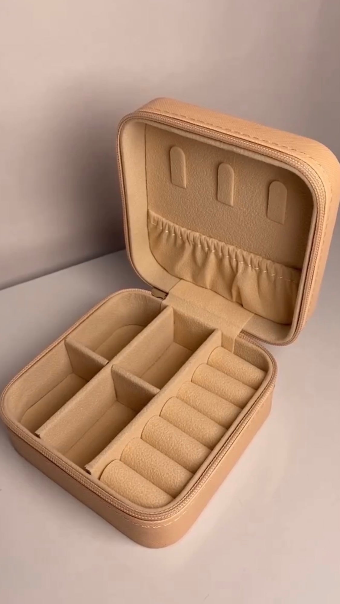 Jewellery organizer